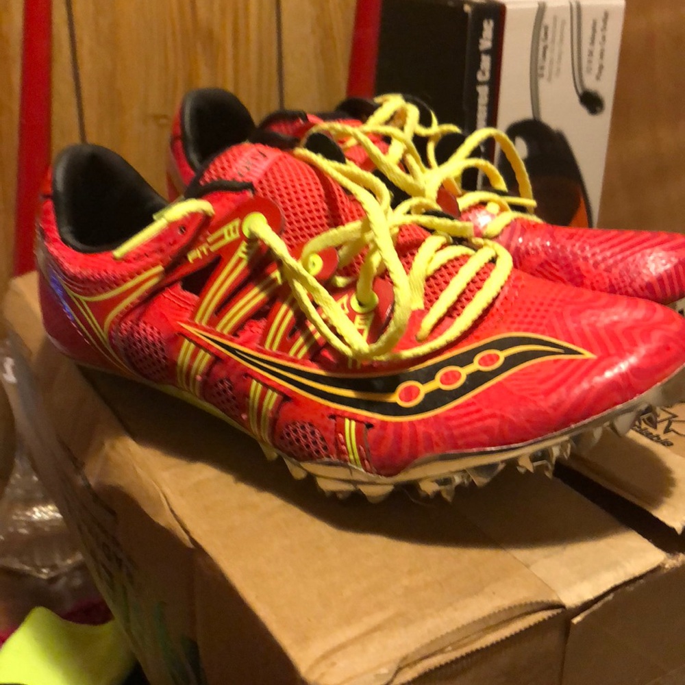 Saucony track cleats! Women’s size 7!